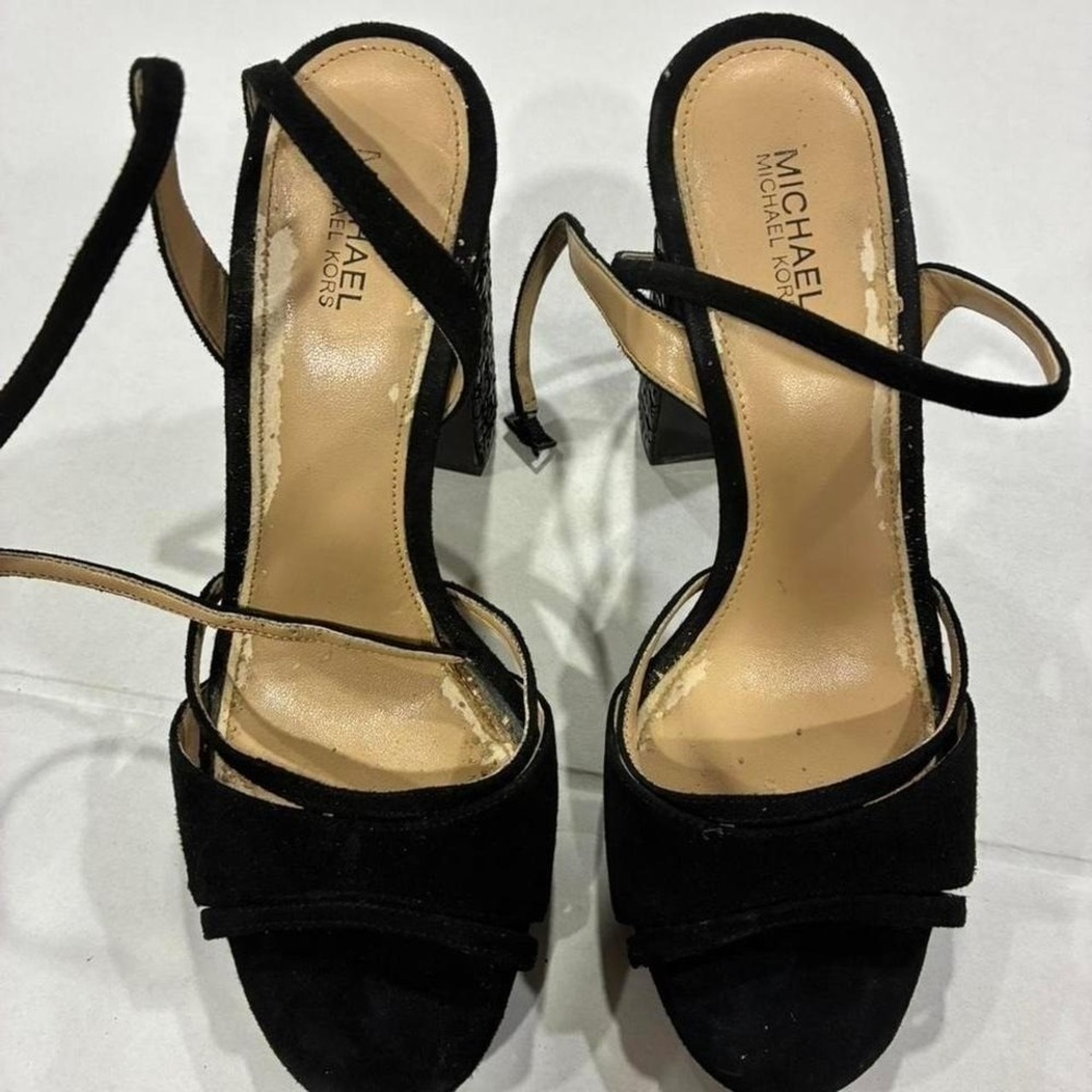 Michael Kors heeled shoes sandals in black.  women Size 7M. SKU7 See condition.